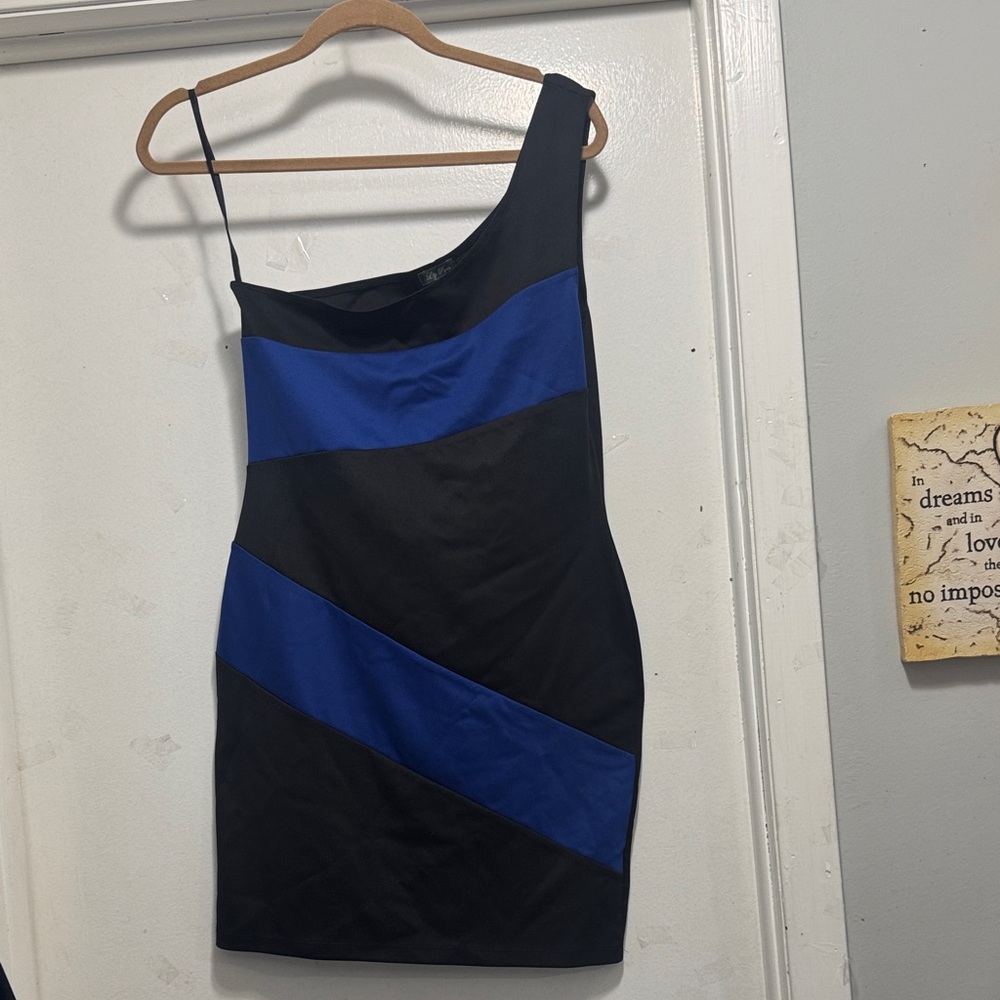 Lily Rose One-Shoulder Black and Blue Dress